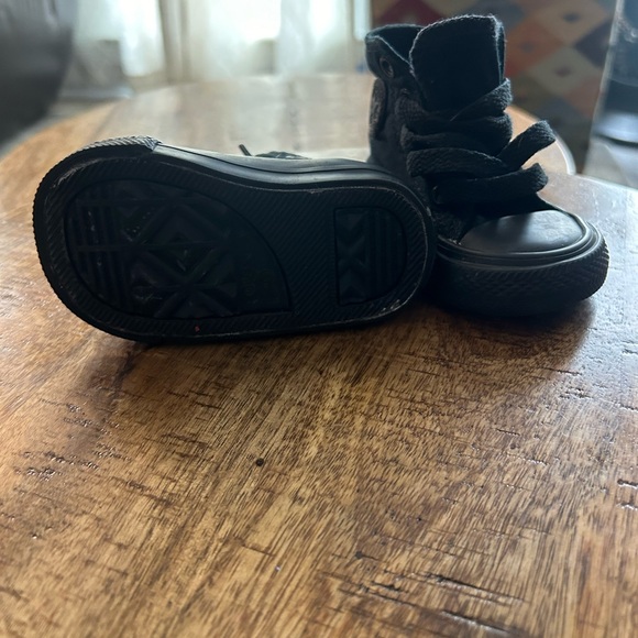 Stylish Black Kids High-Top Sneakers - Picture 3 of 4